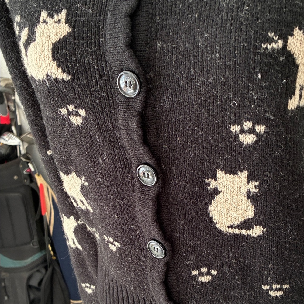 Black Cat Patterned Women's Sweater - Picture 6 of 11